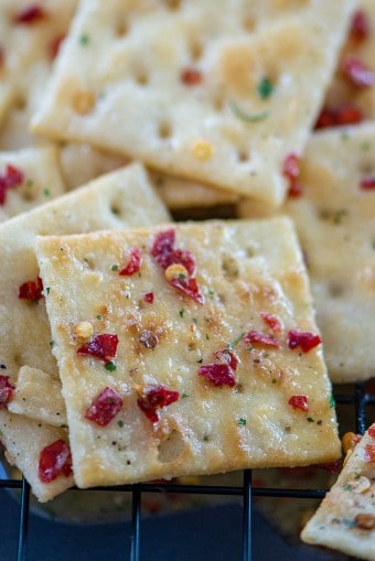 Ranch Firecrackers Recipe (Seasoned Saltines!) | Buns In My Oven