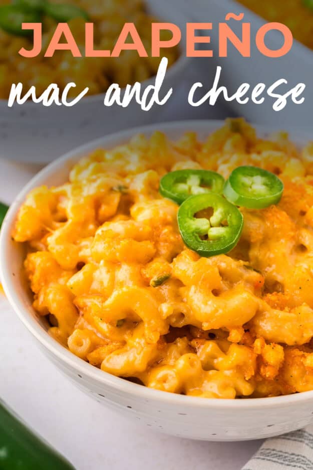 Macaroni and cheese with jalapenos in small dish.