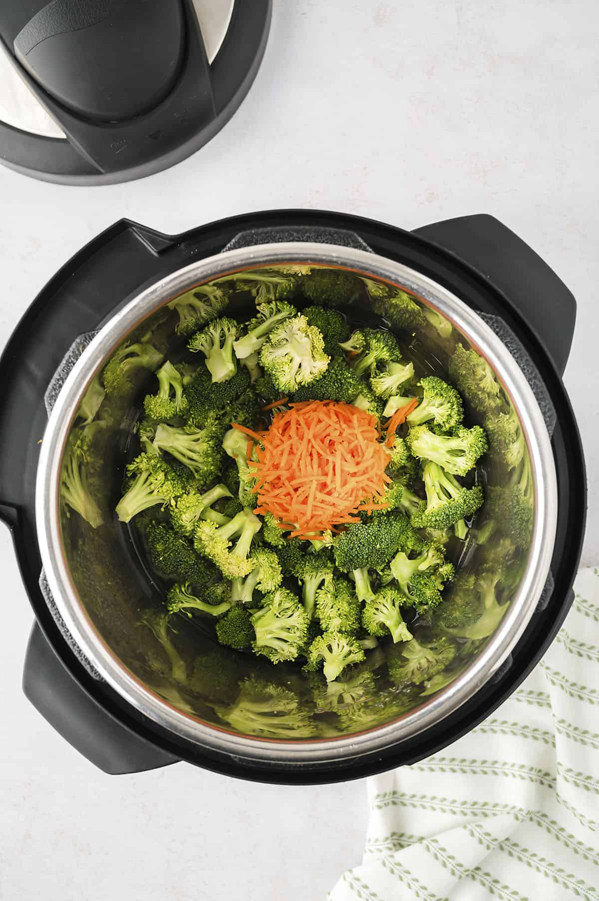 Broccoli and carrots in Instant Pot.