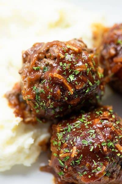 BBQ Meatballs - a comfort food recipe from bunsinmyoven.com