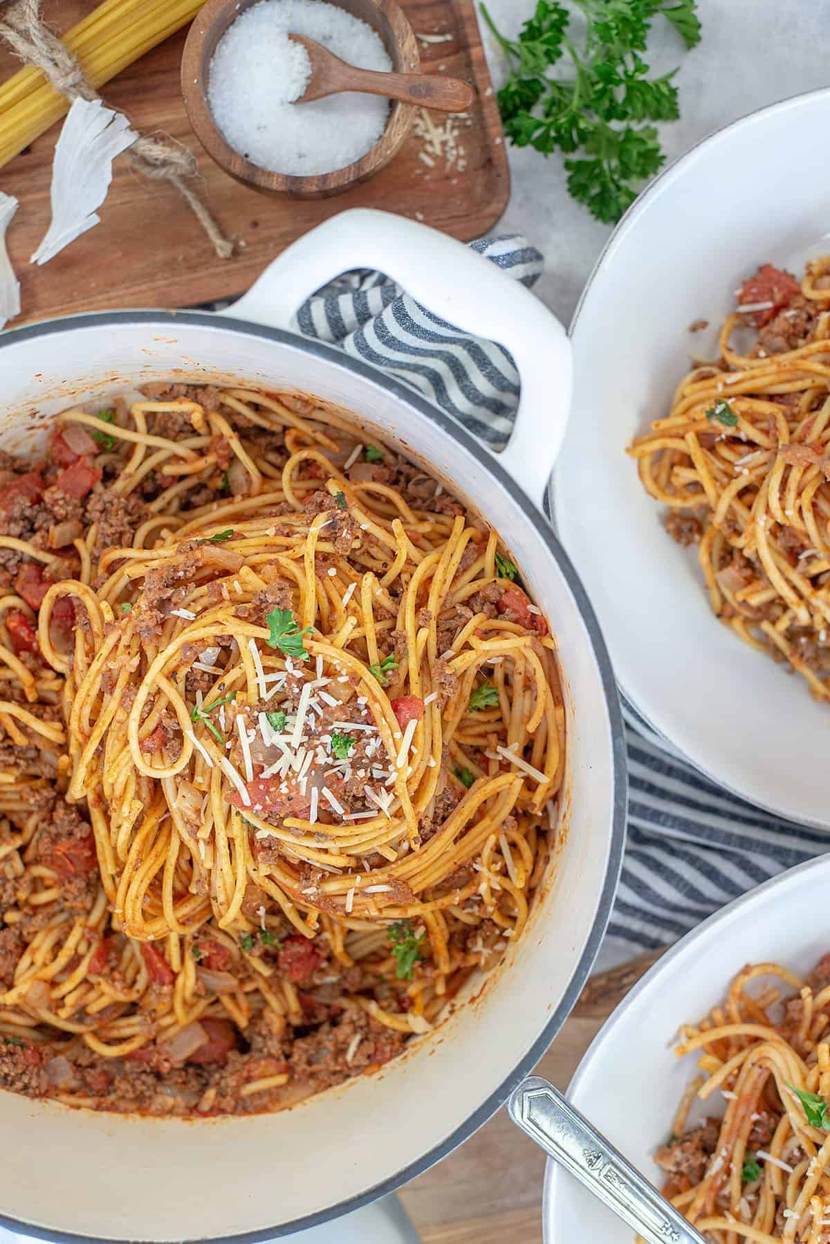 https://www.bunsinmyoven.com/wp-content/uploads/2018/02/one-pot-spaghetti-recipe-1.jpg
