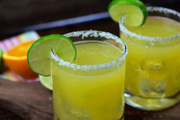 Receita de margarita fácil em copos