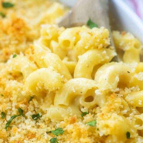 The CREAMIEST and CHEESIEST Baked Mac and Cheese!