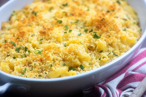 The CREAMIEST and CHEESIEST Baked Mac and Cheese!