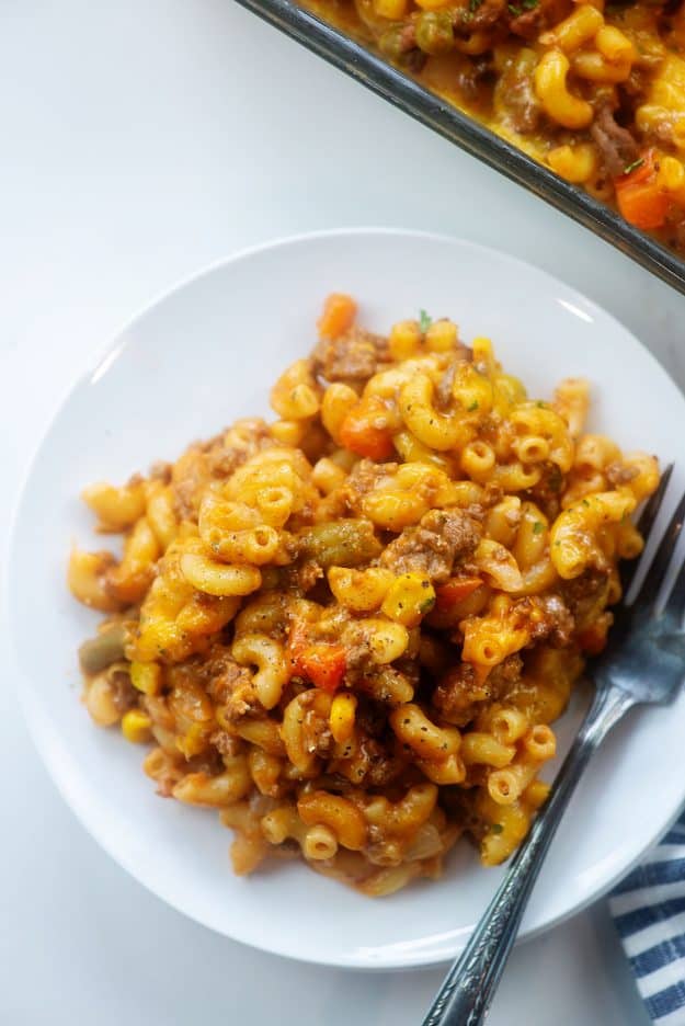 Easy Cheesy Hamburger Casserole 