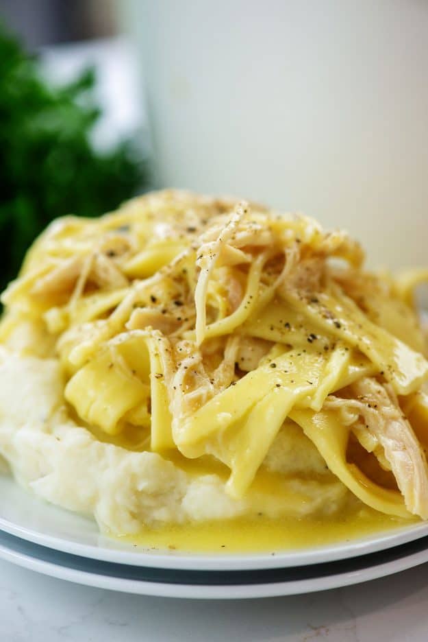 https://www.bunsinmyoven.com/wp-content/uploads/2021/04/amish-chicken-and-noodles-recipe-625x936.jpg