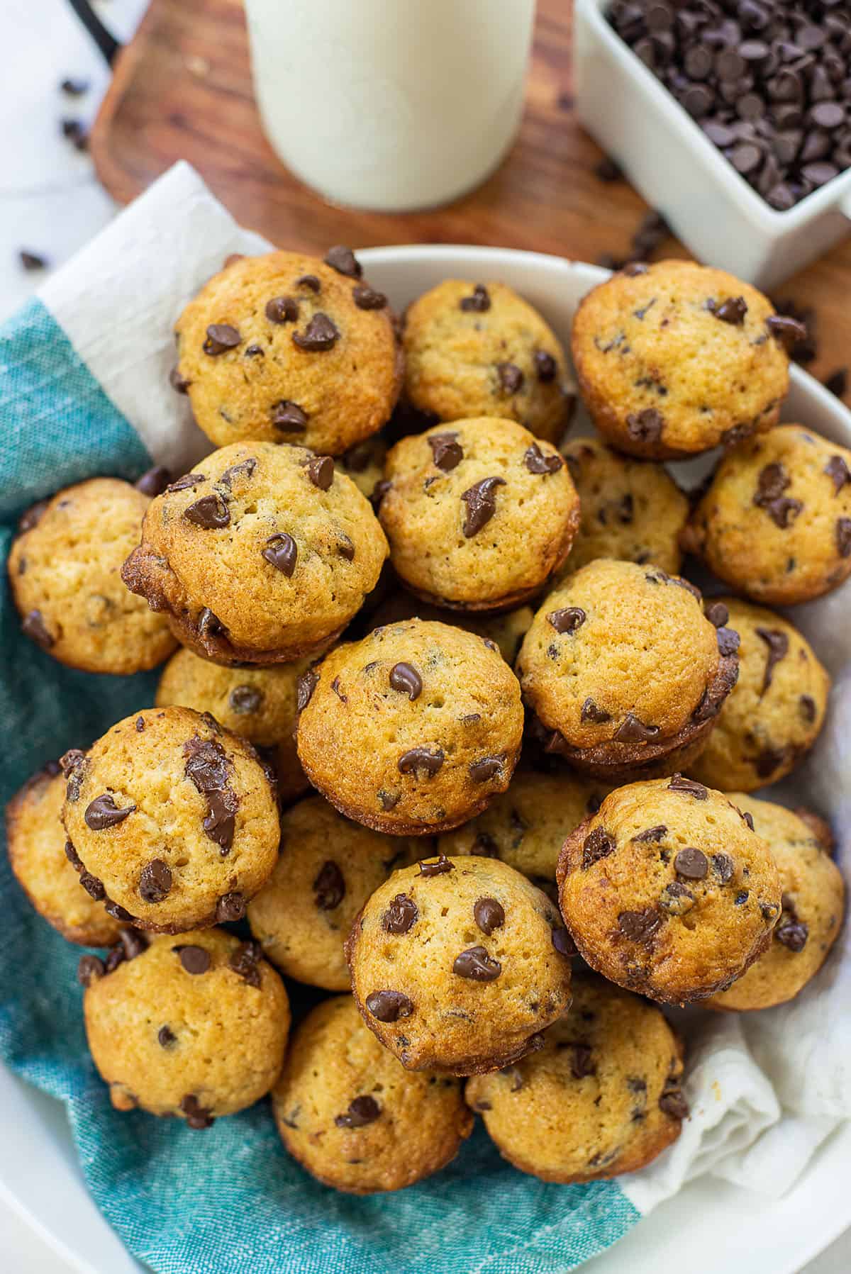 Mini Chocolate Chip Muffins Recipe, How to Make Mini Chocolate Chip Muffins