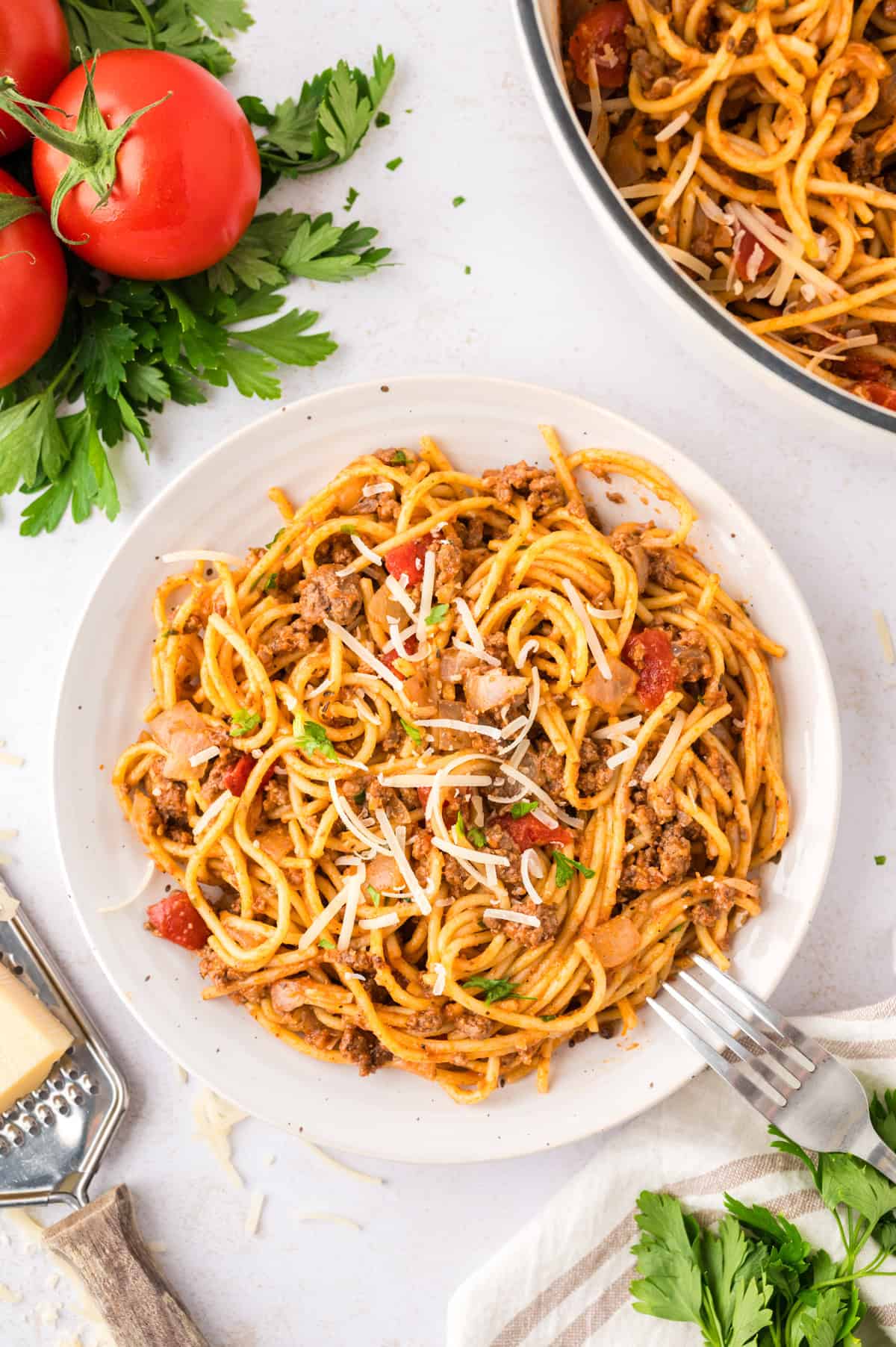 One pan spaghetti on white plate.