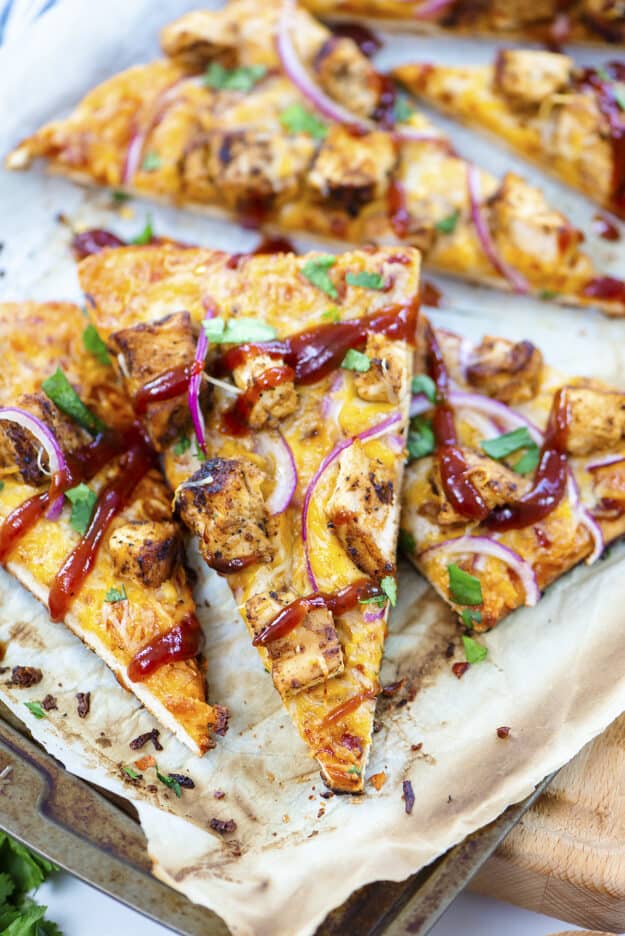 BBQ Chicken Flatbread Pizza | That Low Carb Life