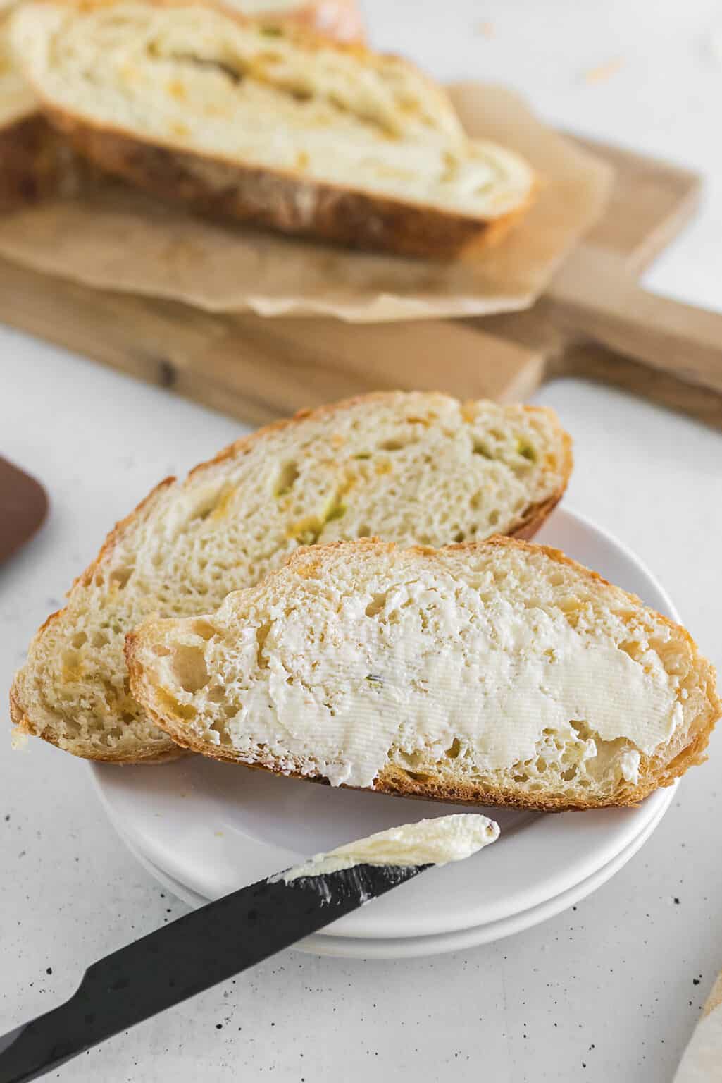 Jalapeno Cheddar Dutch Oven Bread | Buns In My Oven