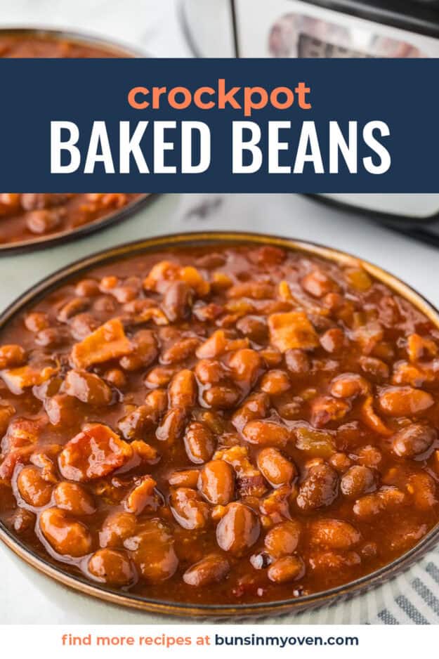 Baked beans in bowl.